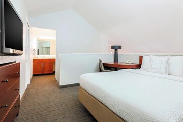 Room 9 of 25