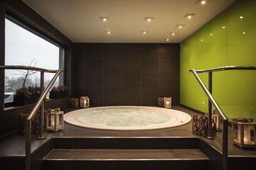 Indoor spa tub
