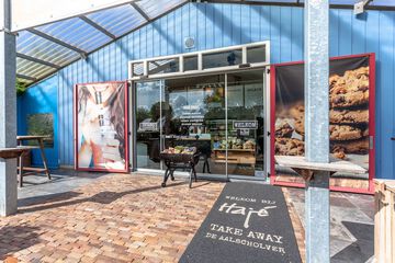 Coffee shop