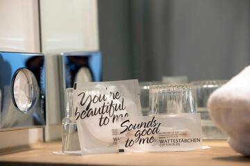 Bathroom amenities