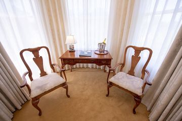 Room 9 of 39