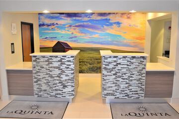 Check-in/check-out kiosk