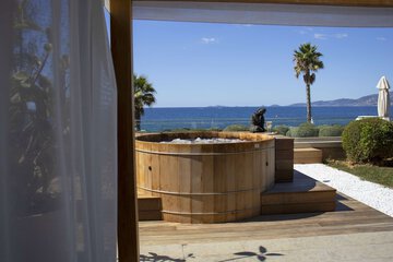 Private pool
