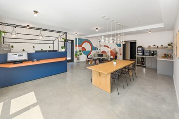 Lobby lounge