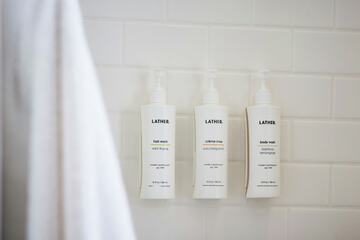 Bathroom amenities