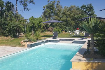 Pool waterfall