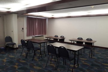 KNIGHTS INN ADAIRSVILLE 18