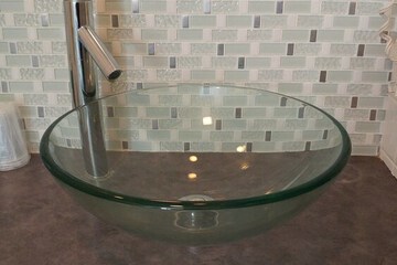Bathroom sink