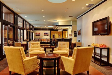 Lounge 52 of 60