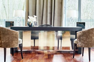 Concierge desk