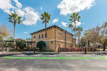 Electric vehicle charging station