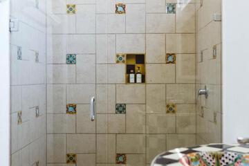 Photo 33