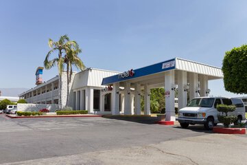 Motel 6 Claremont CA