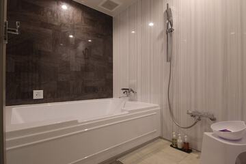 Jetted tub