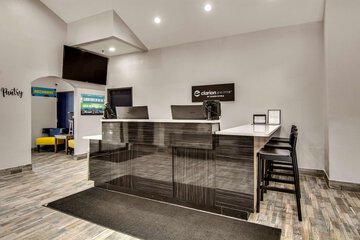 Hotel Interior 26 of 129