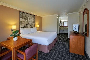 Creekside Inn & Suites