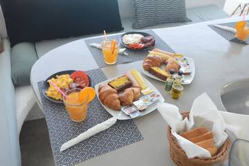 Breakfast meal
