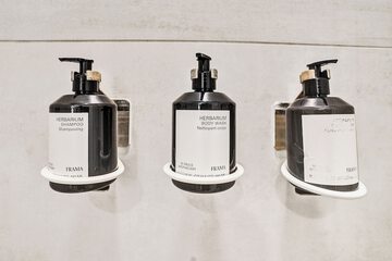Bathroom amenities