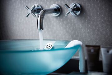Bathroom sink