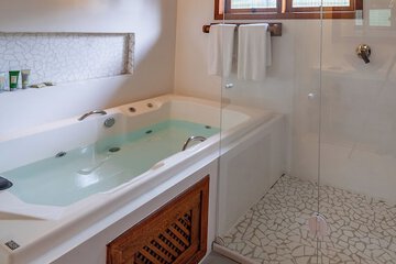 Private spa tub