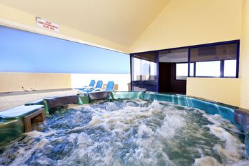 Indoor spa tub