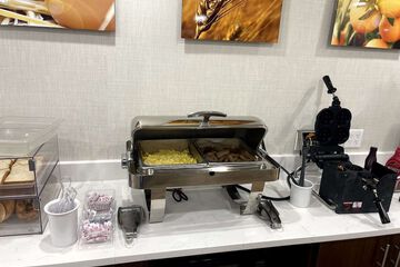 Breakfast/Coffee Service 22 of 26