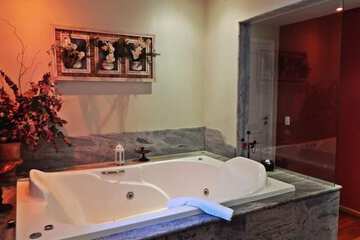 Jetted tub