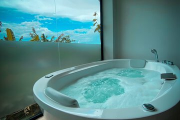 Private spa tub