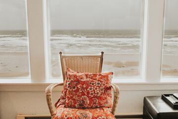 Beach/ocean view