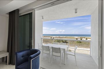 Beach/ocean view
