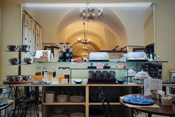 Breakfast area
