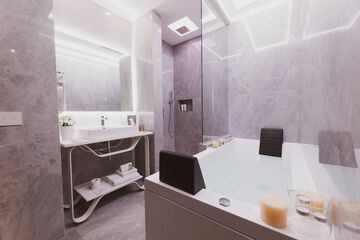 Jetted tub