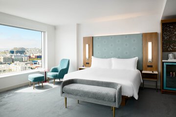 Room 32 of 64