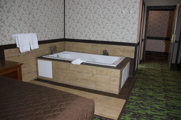 Jetted tub