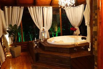Private spa tub