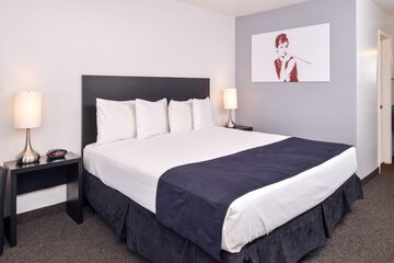 Room 30 of 48