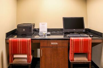 Business Center 104 of 104