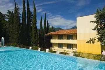 Infinity pool