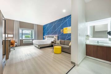 Room 11 of 30