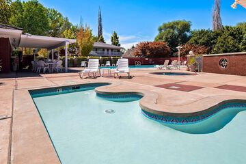 Baugh Motel SureStay Collection by Best Western