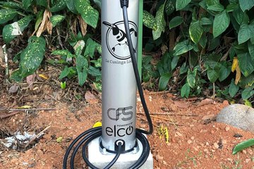 Electric vehicle charging station