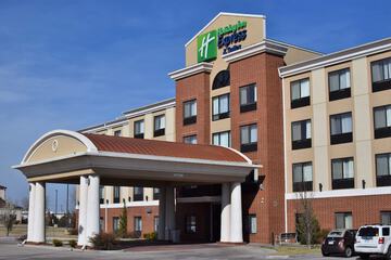 Holiday Inn Express Hotel & Suites Pratt by IHG