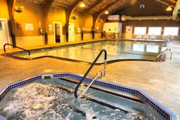 Indoor spa tub