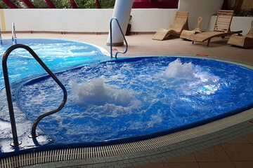 Indoor spa tub