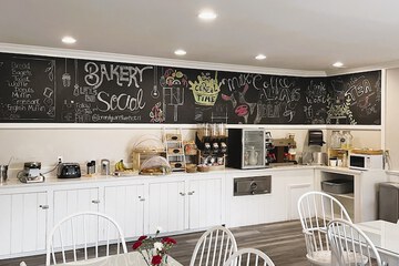 Breakfast/Coffee Service 77 of 79