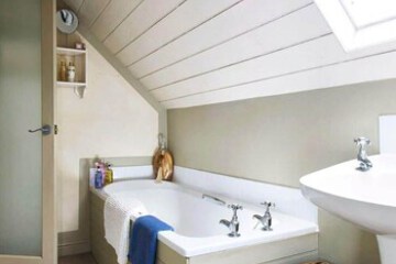 Deep Soaking Bathtub