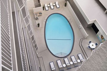 Pool 5 of 65