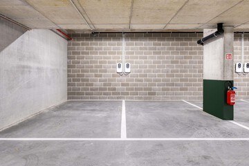 Electric vehicle charging station