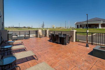 Hotel Exterior 30 of 30