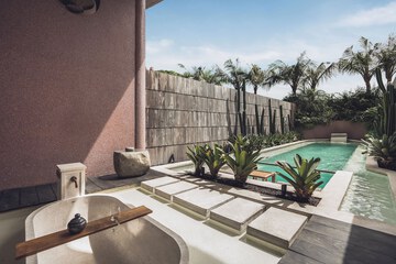 Private pool